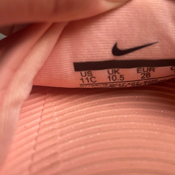 Little Girls Nike Slides - Picture 2 of 2